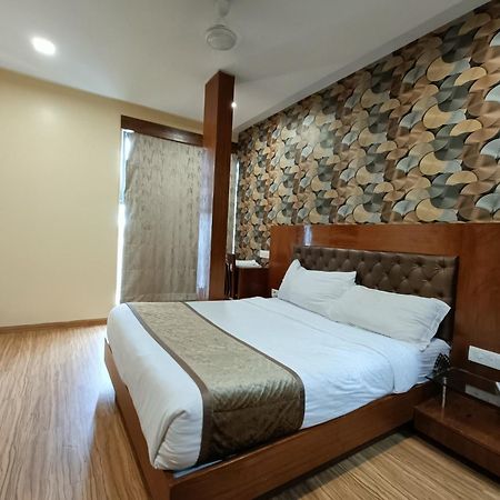 Hotel Arton Regency Near Terminal 2 Airport Bombay Eksteriør billede